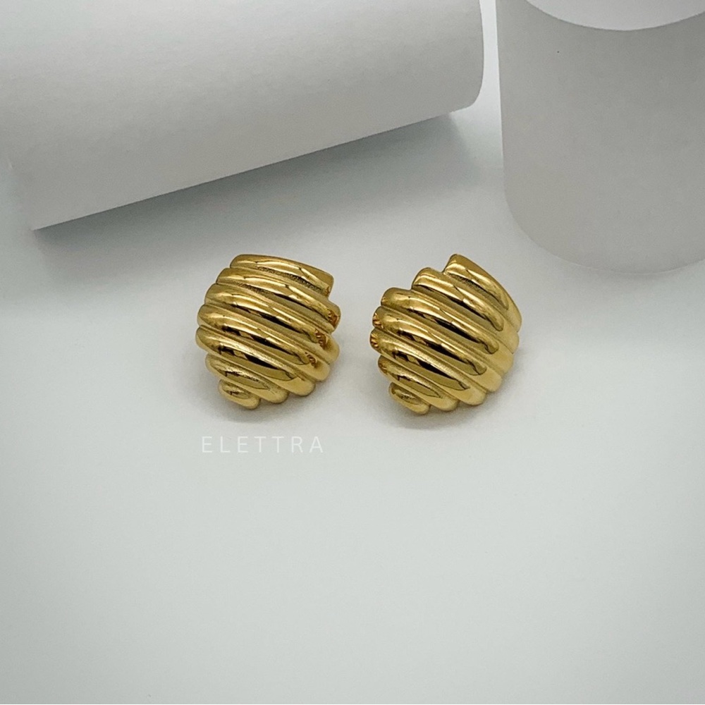 Ribbed Pushback Earrings NWT
